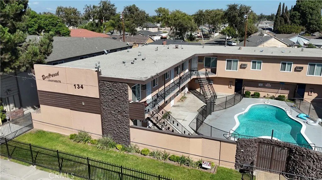 Fullerton, California, United States 4 - 17400786