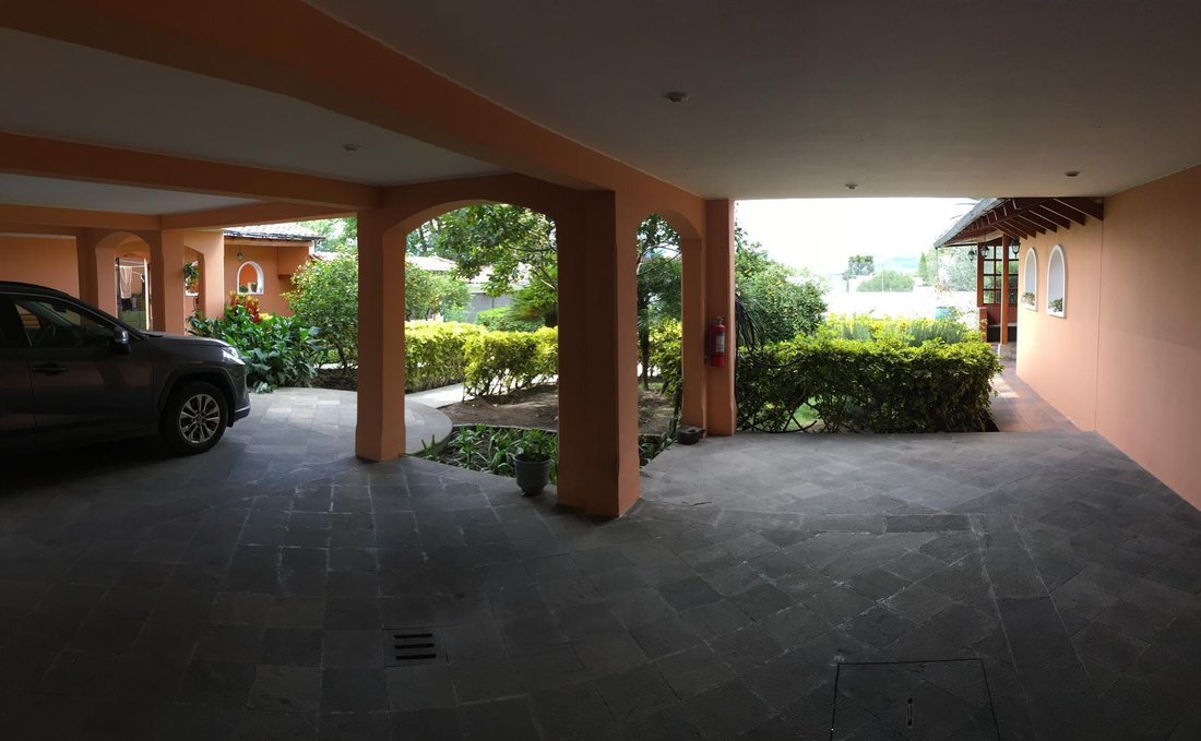 House in Quito, Pichincha, Ecuador 5 - 18056333