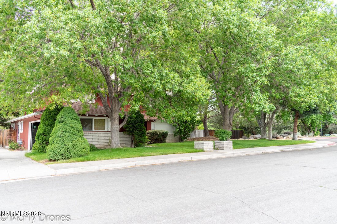 House in Reno, Nevada, United States 5 - 18046617