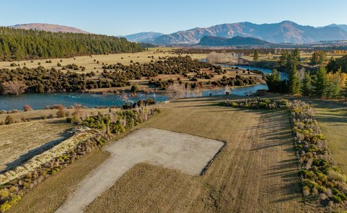 Land in Albert Town, Otago, New Zealand 1