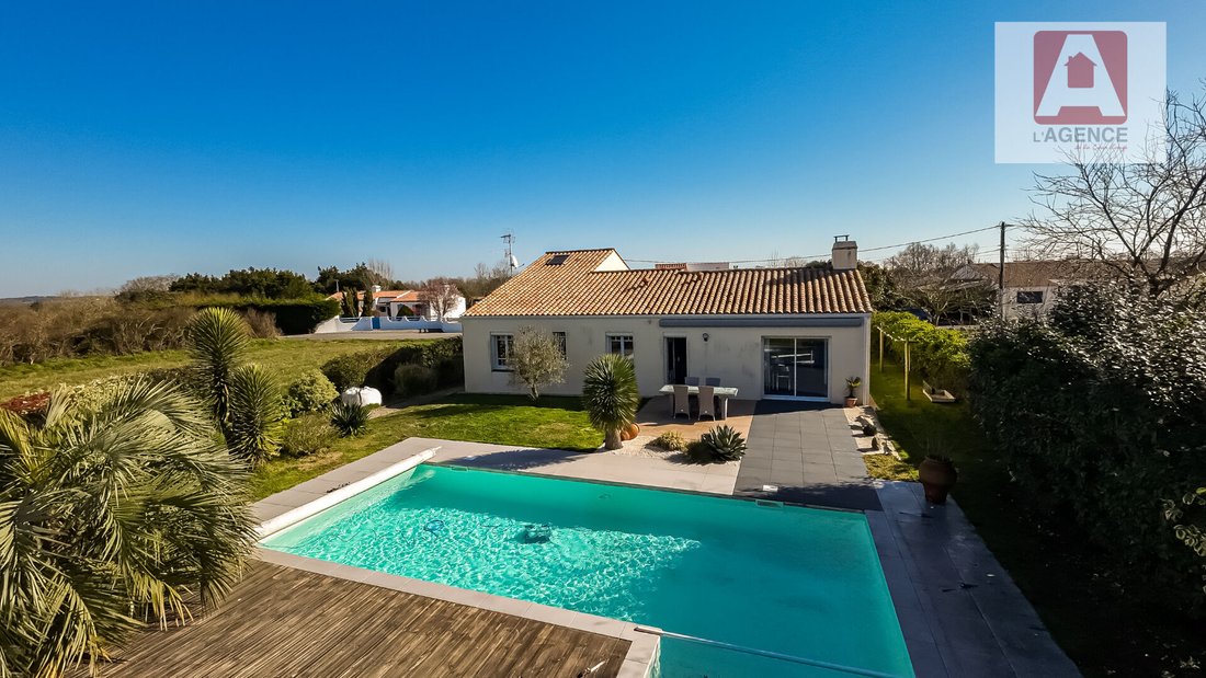 Villa in Le Fenouiller, Pays de la Loire, France 1 - 18055845