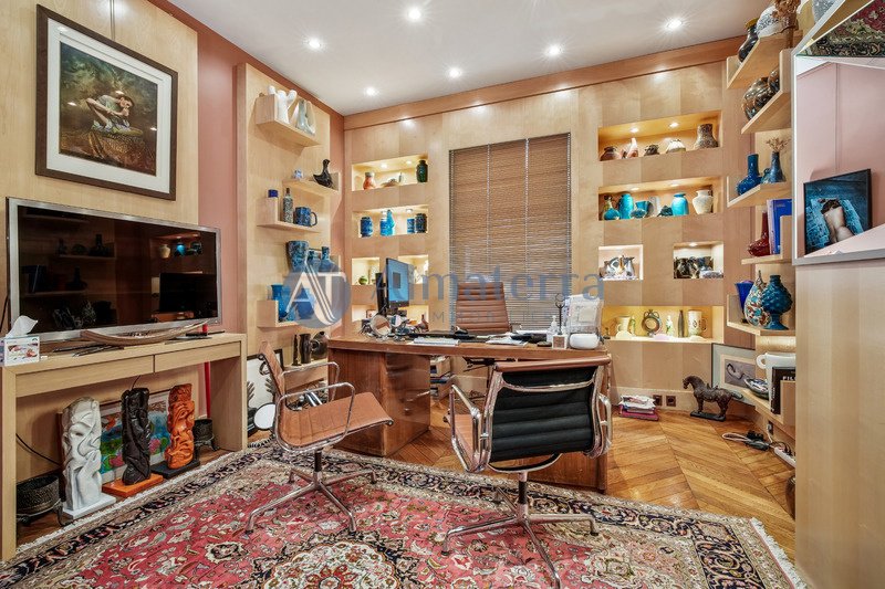 Apartment in Lorette-Martyrs, Paris 9e Arrondissement, Paris 4 - 18055084