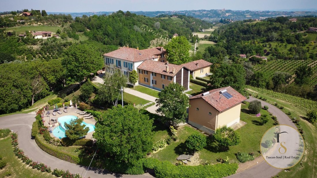 Villa in Center, Asti, Piedmont 1 - 18055717