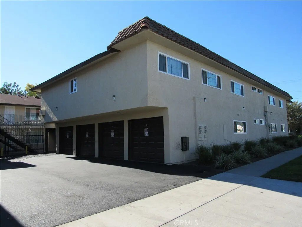 Bellflower, California, United States 2 - 17400792
