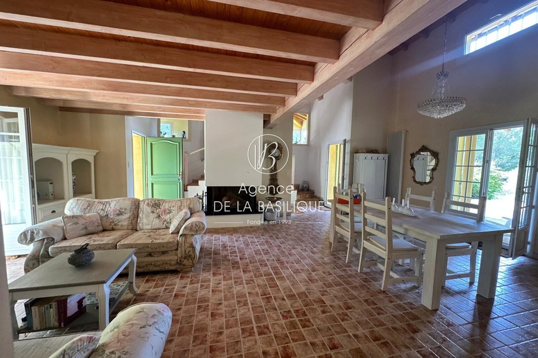 Villa in Centre Ville, Saint-Maximin-la-Sainte-Baume, France 3 - 18020746