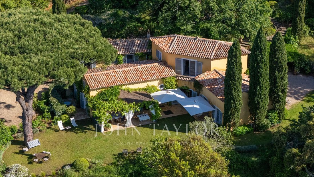 Estate in Gassin, Provence-Alpes-Côte d'Azur, France 1 - 18054987