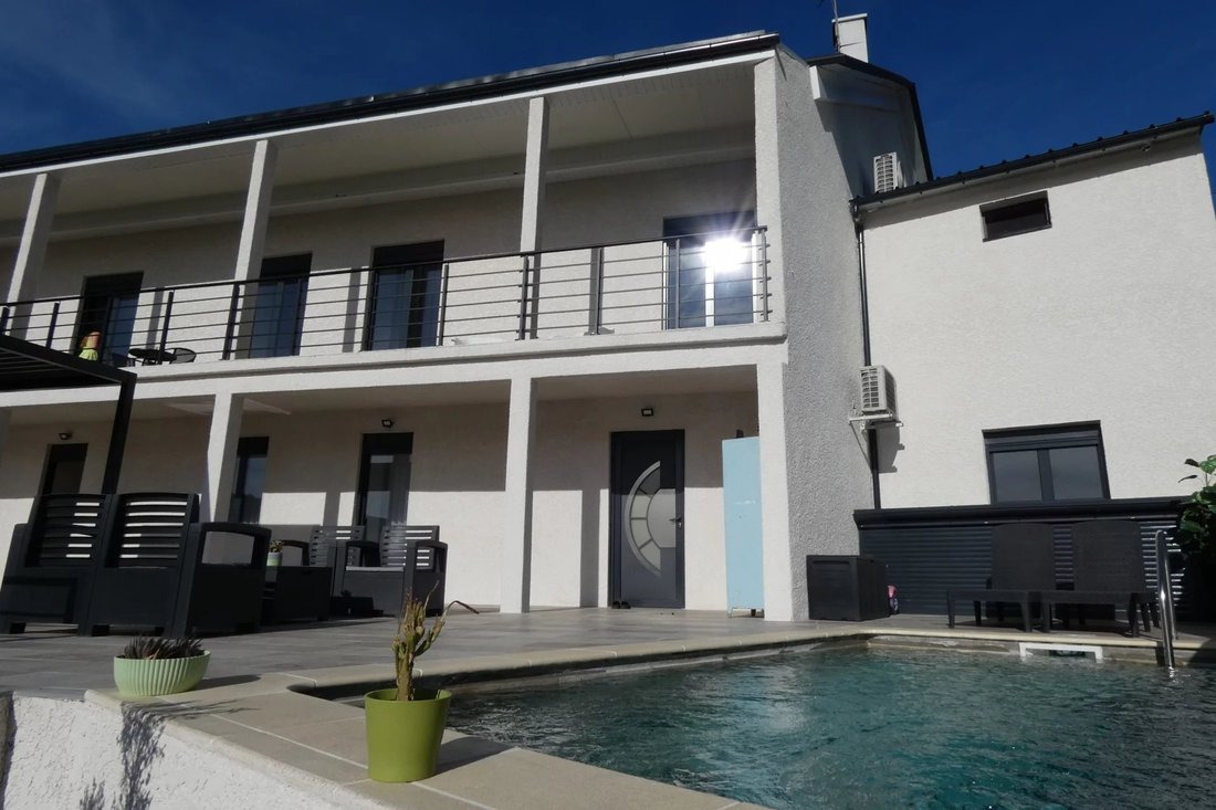 House in Saint-Sernin-du-Bois, Bourgogne – Franche-Comté, France 1 - 18055490