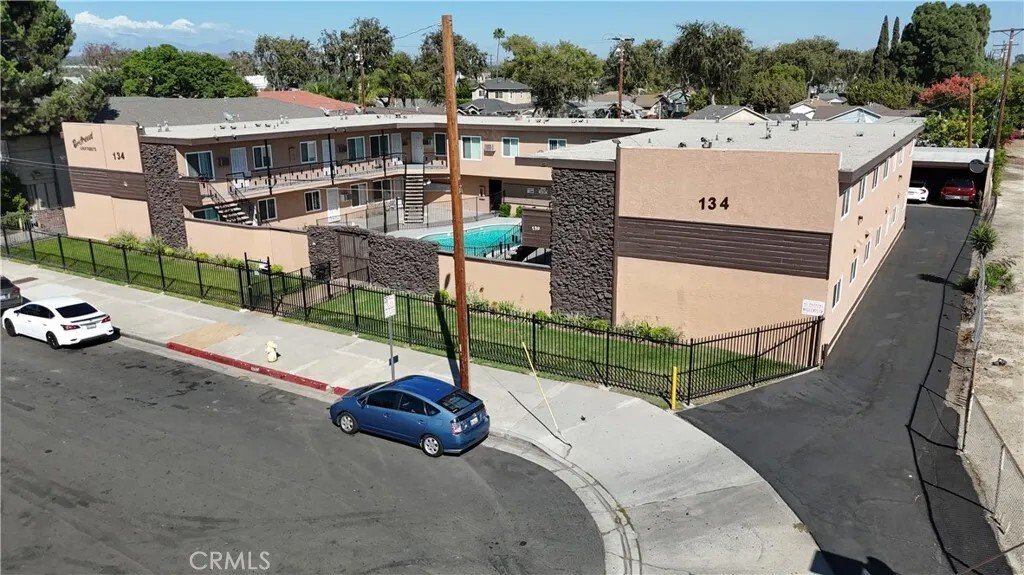 Fullerton, California, United States 3 - 17400786