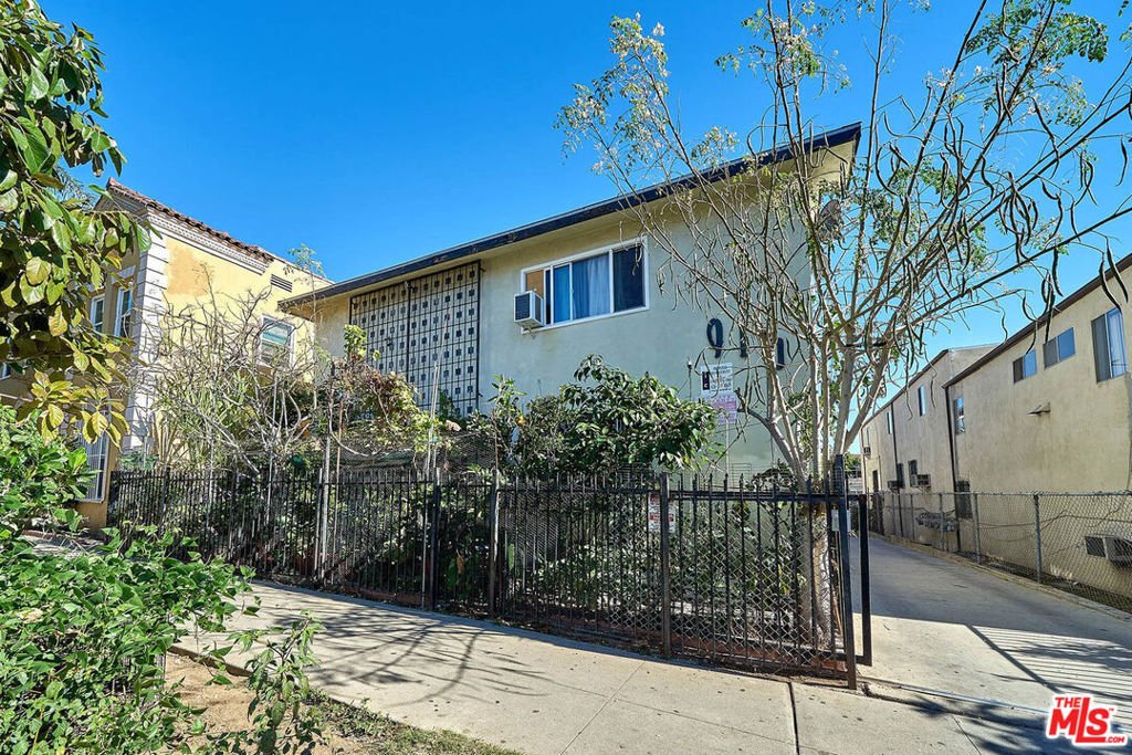 Los Angeles, California, United States 3 - 18058446
