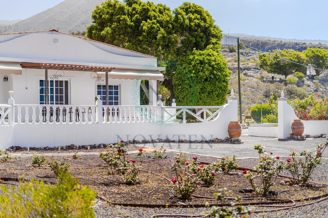 Chalet in Guia de Isora, Canary Islands, Spain 2 - 18058904