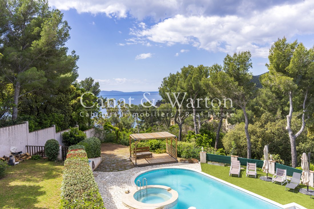 Villa in Sud, Cavalaire-sur-Mer, France 2 - 17899712