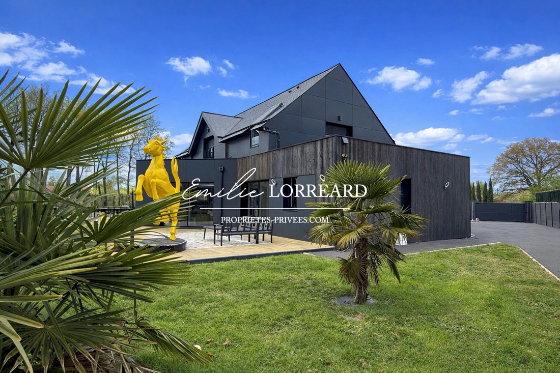 Villa in Arnage, Pays de la Loire, France 1 - 18055841