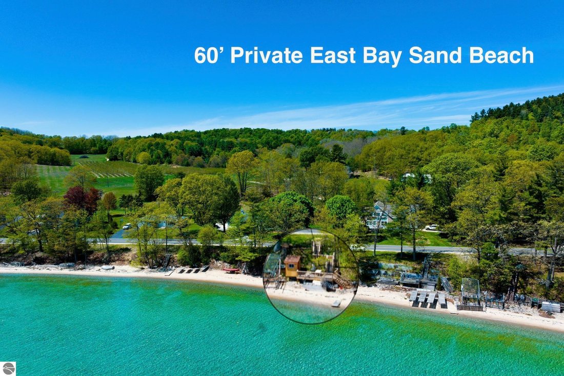 House in Traverse City, Michigan, United States 3 - 18058647