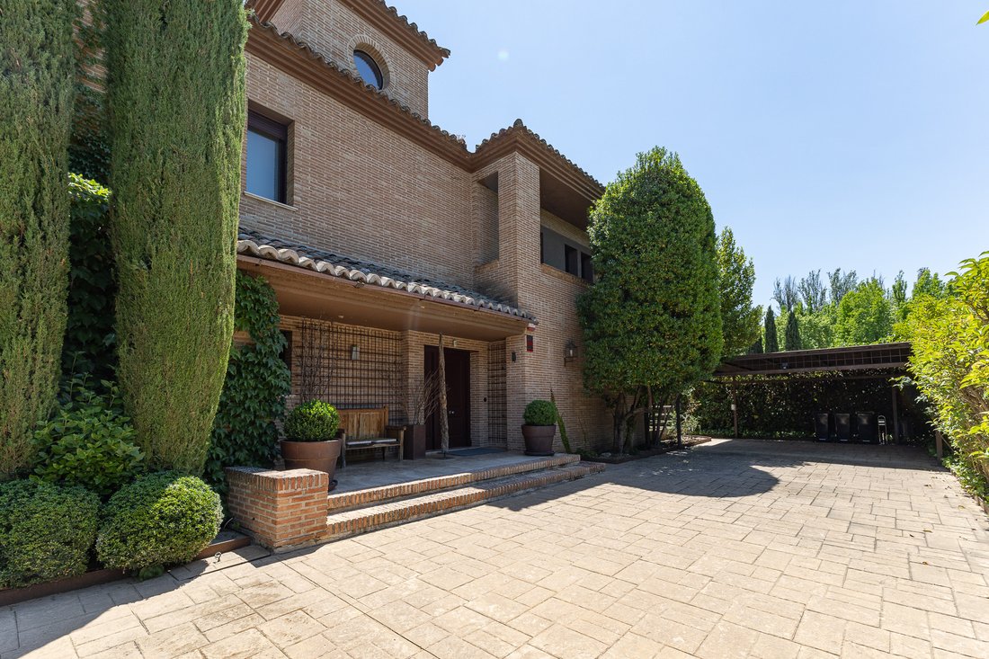Haus in Majadahonda, Autonome Gemeinschaft Madrid, Spanien 3 - 18059162