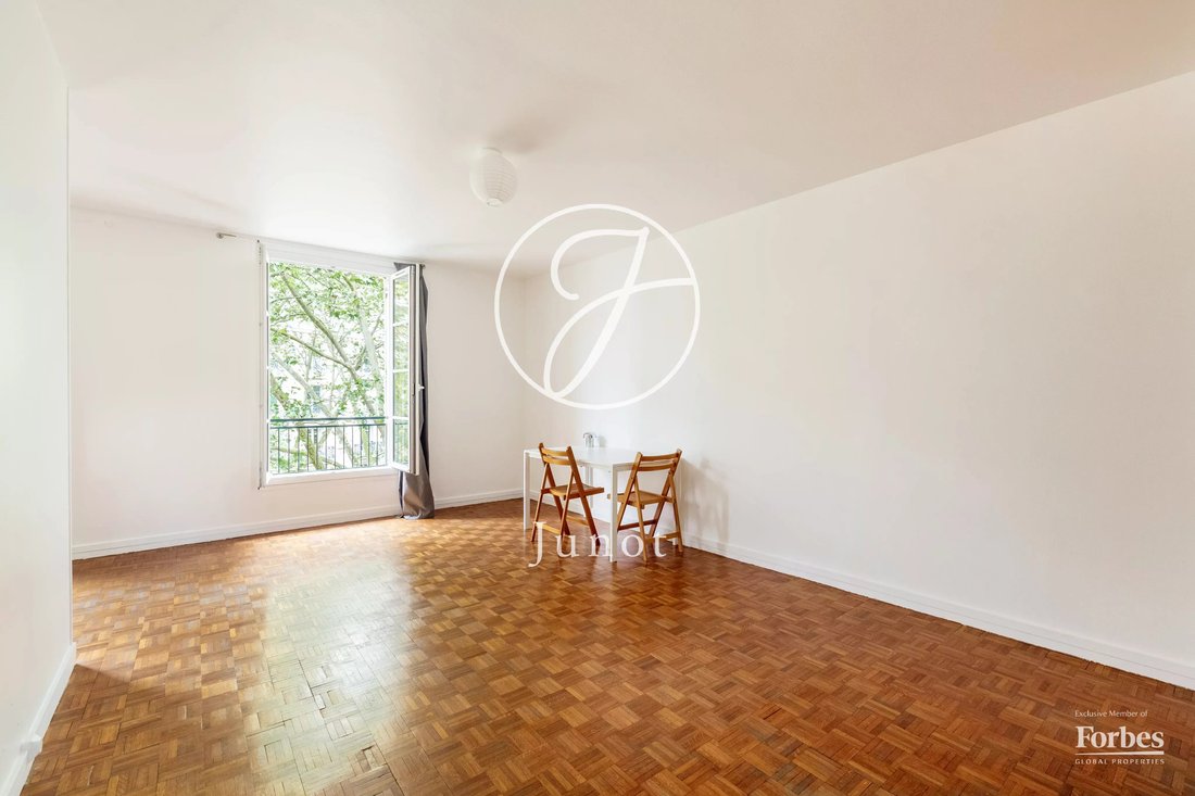 Apartment in Montmartre, Paris 18e Arrondissement, Paris 2 - 18055580