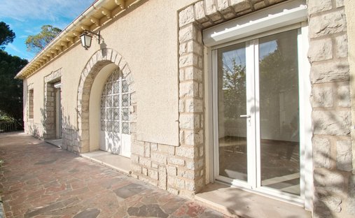 House in Nord, Pezenas, France 1