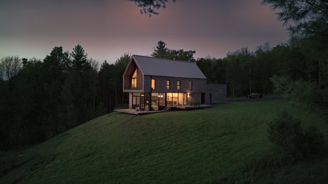 House in Magog, Quebec, Canada 1 - 18054955