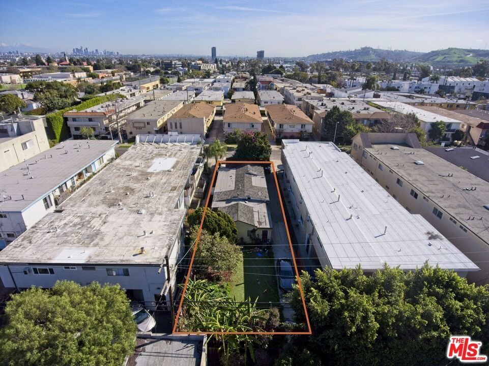 Los Angeles, California, United States 4 - 18058398