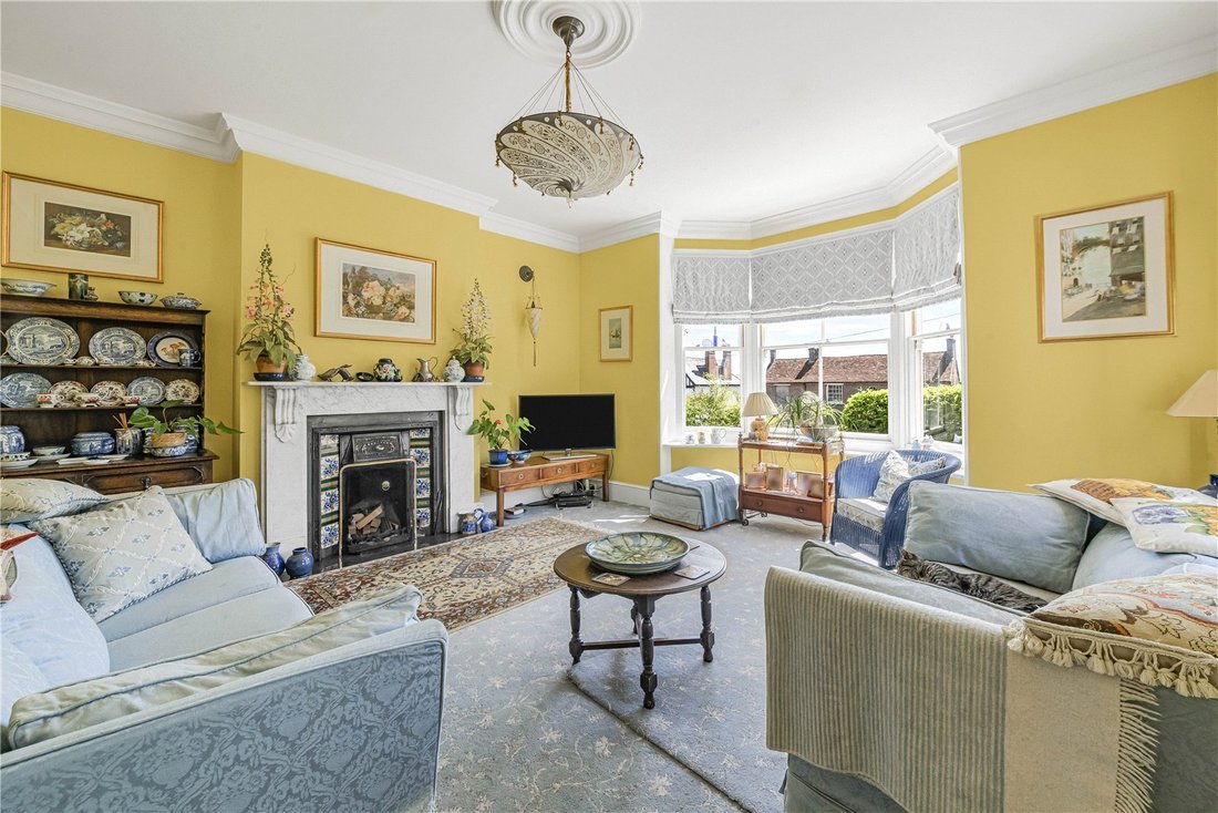 House in Pulborough, England 2 - 18056748