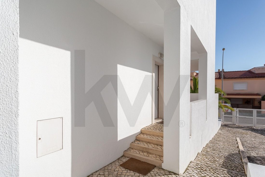 House in Carcavelos e Parede, Lisbon, Portugal 2 - 18055987