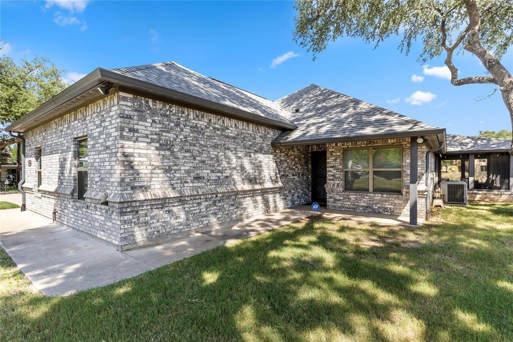 House in Granbury, Texas, United States 5 - 18057528