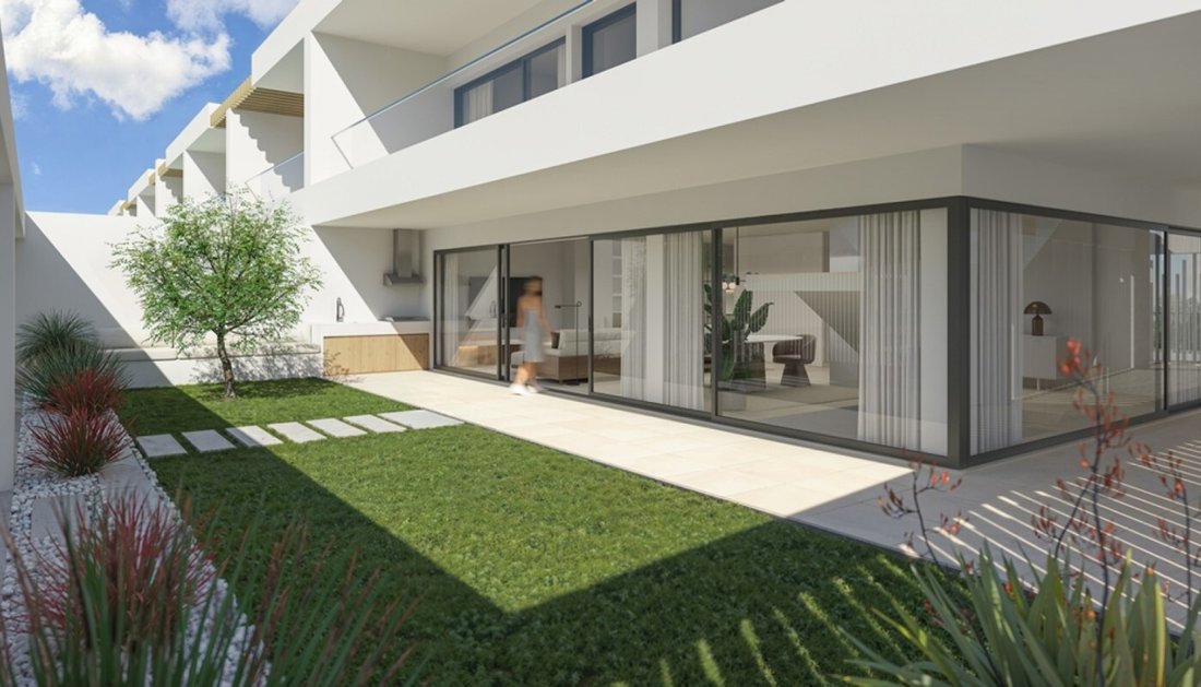 Villa in Mexilhoeira Grande, Algarve, Portugal 3 - 12798964