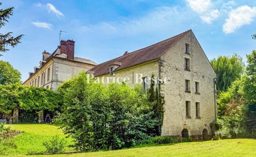 House in Nogent-Cassan, L'Isle-Adam, France 1