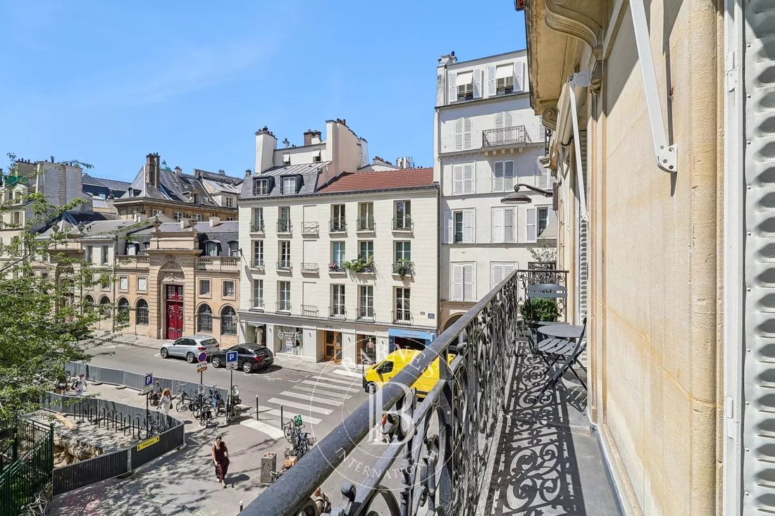 Apartment in Saint Thomas d'Aquin, Paris 7e Arrondissement, Paris 2 - 18055212