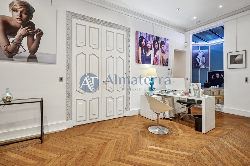Apartment in Lorette-Martyrs, Paris 9e Arrondissement, Paris 3 - 18055084