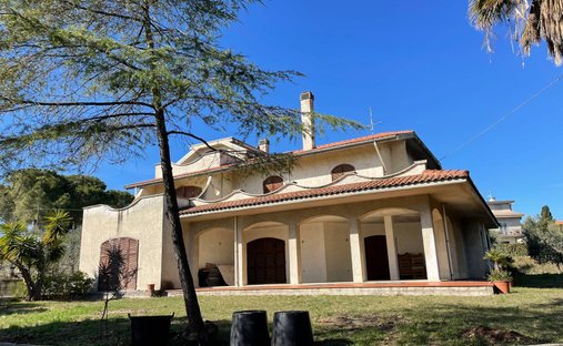 Villa a Monteprandone, Marche, Italia 1