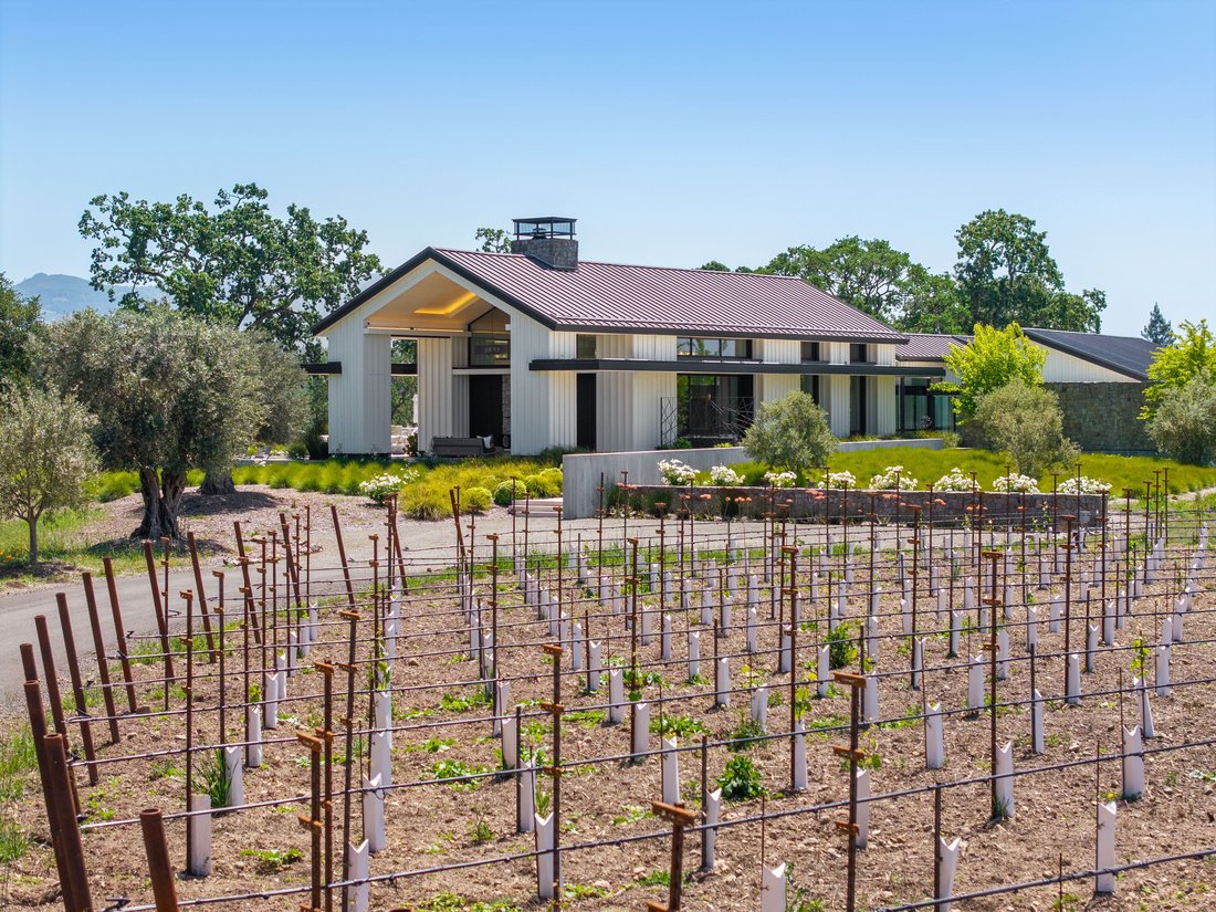 Napa, California, United States 5 - 18056467