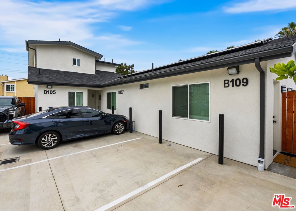 Costa Mesa, California, United States 5 - 18058450