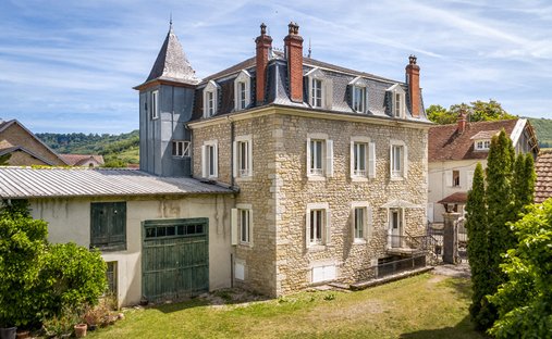 Villa in Lons-le-Saunier, Bourgogne – Franche-Comté, France 1