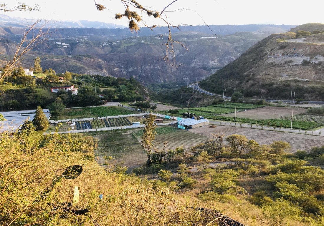 Land in Quito, Pichincha, Ecuador 1 - 18056303
