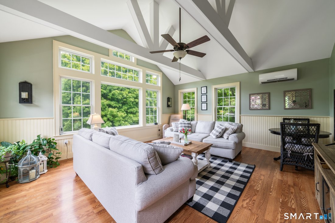 House in Southbury, Connecticut, United States 2 - 18058773