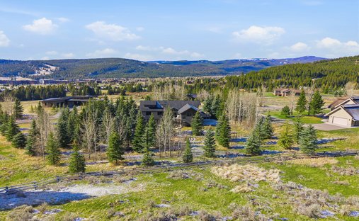 House in Gallatin Gateway, Montana, United States 1