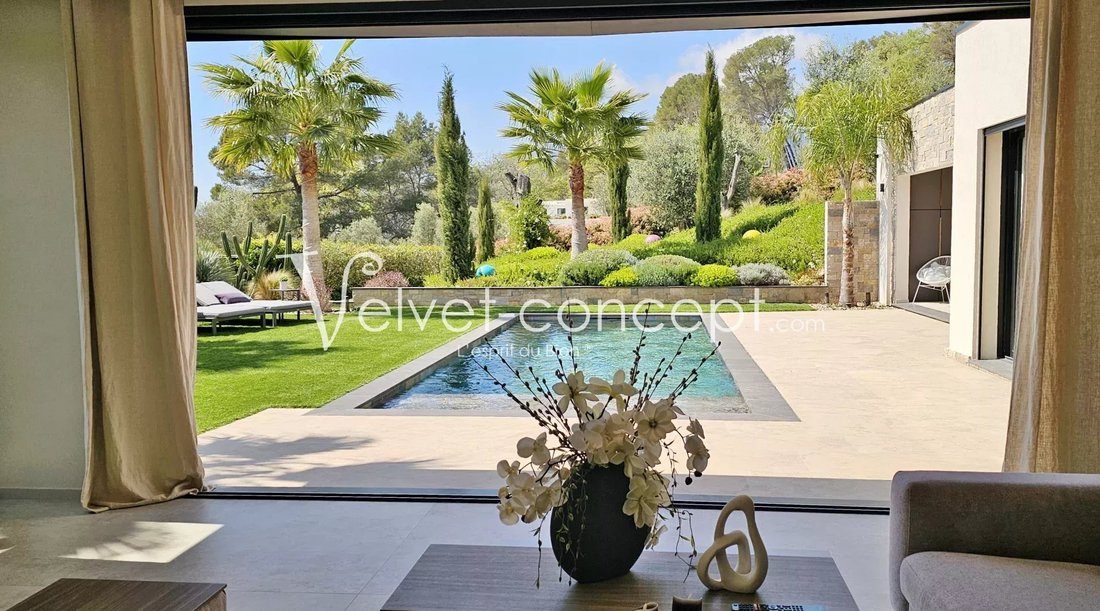 Villa in Valbonne, Provence-Alpes-Côte d'Azur, France 4 - 17668901