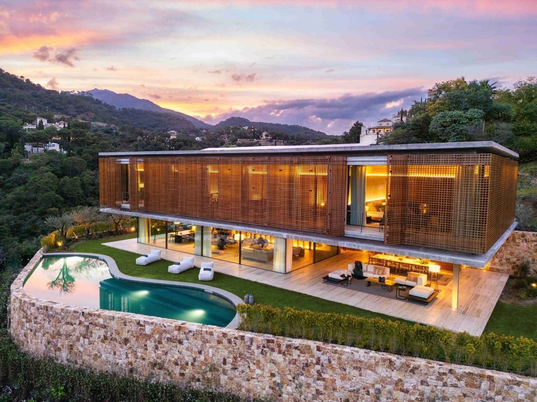 Villa in El Madroñal, Benahavis, Spain 1 - 18055089