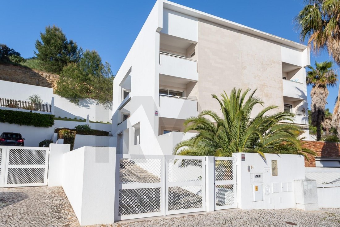 House in Carcavelos e Parede, Lisbon, Portugal 1 - 18055987