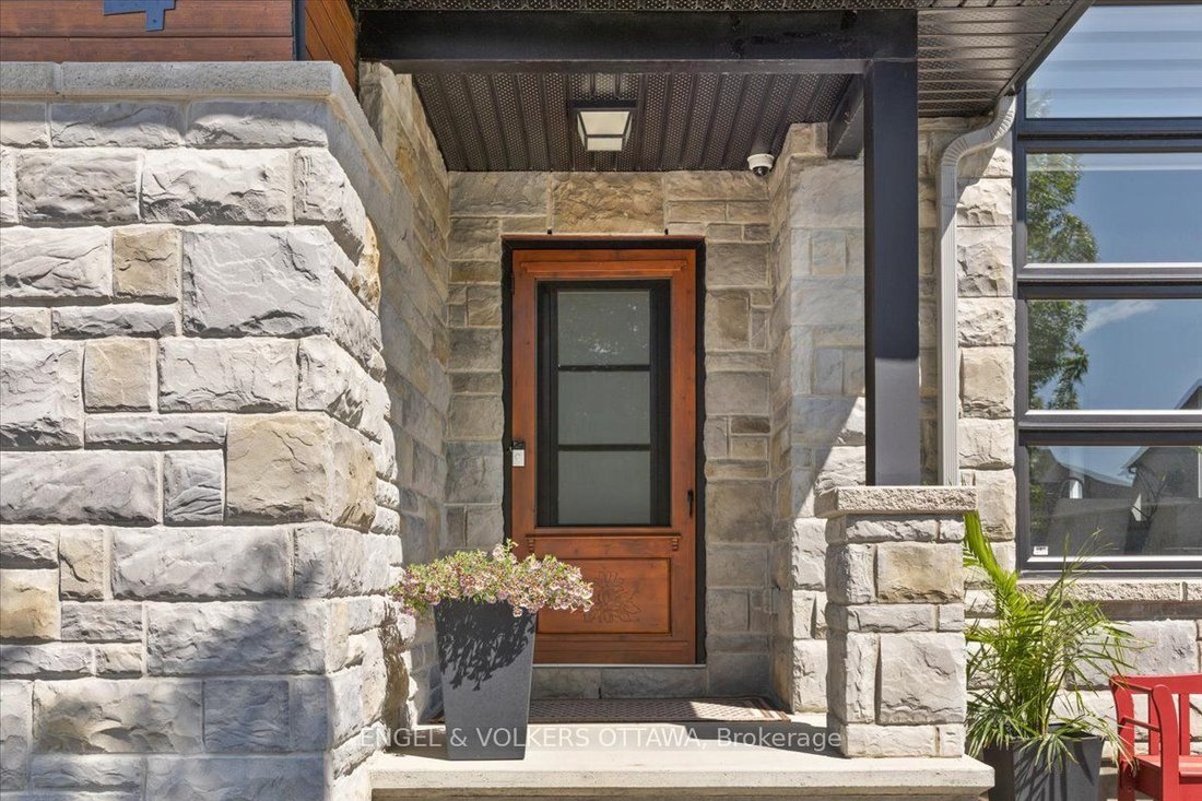 House in Clarence-Rockland, Ontario, Canada 2 - 18058719