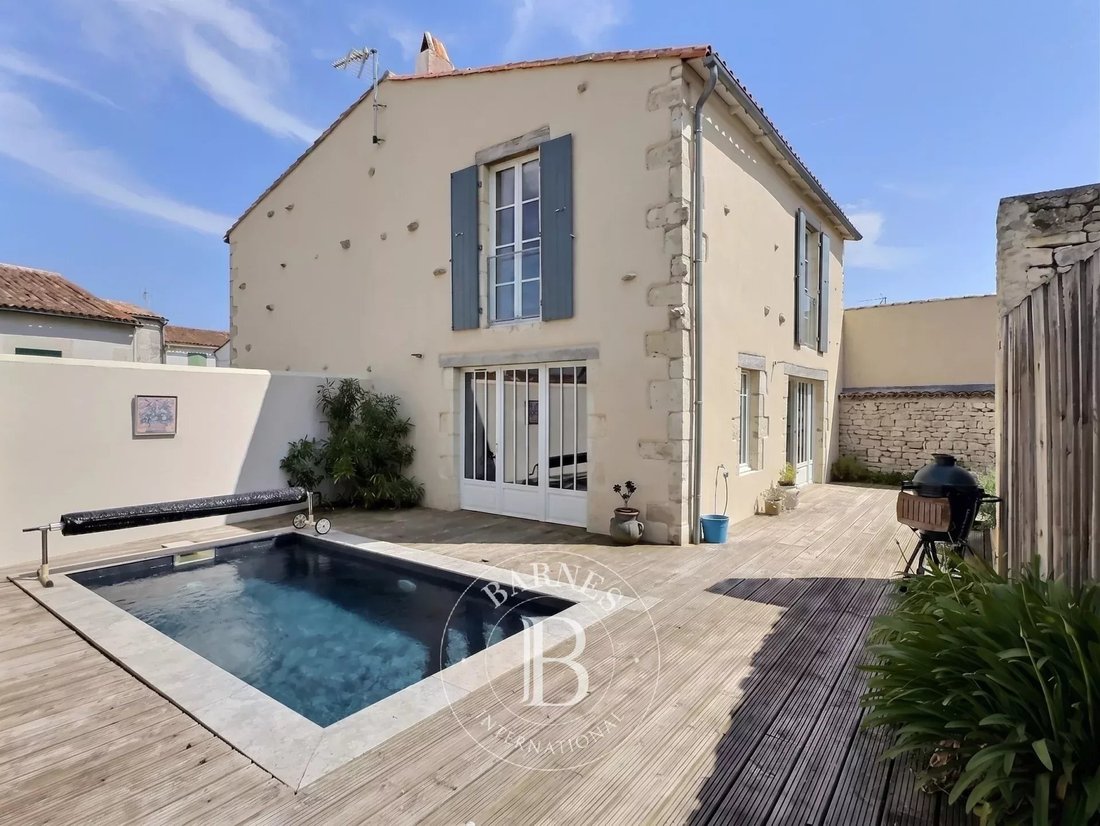 House in Sainte-Marie-de-Ré, Nouvelle-Aquitaine, France 2 - 17361505