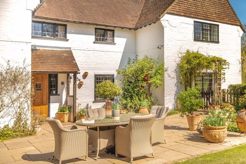 House in Surrey, England 5 - 18054787