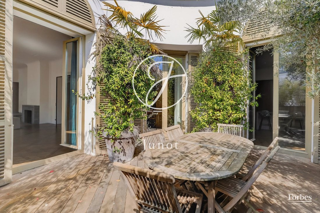 Apartment in Saint James-Delabordère, Neuilly-sur-Seine, France 1 - 18055673