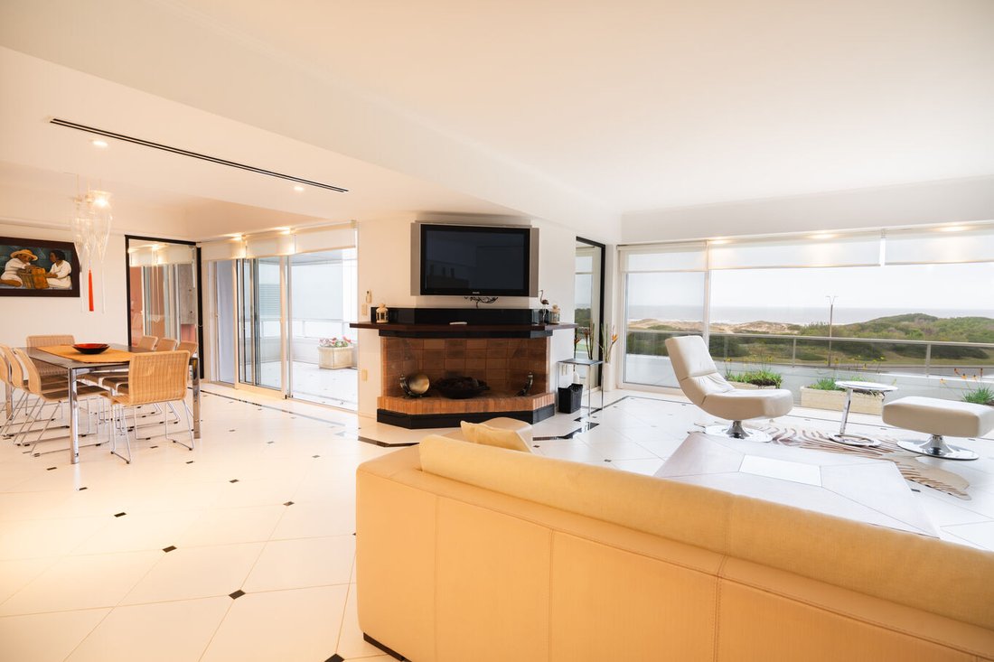 Apartment in Punta del Este, Maldonado Department, Uruguay 1 - 18054894