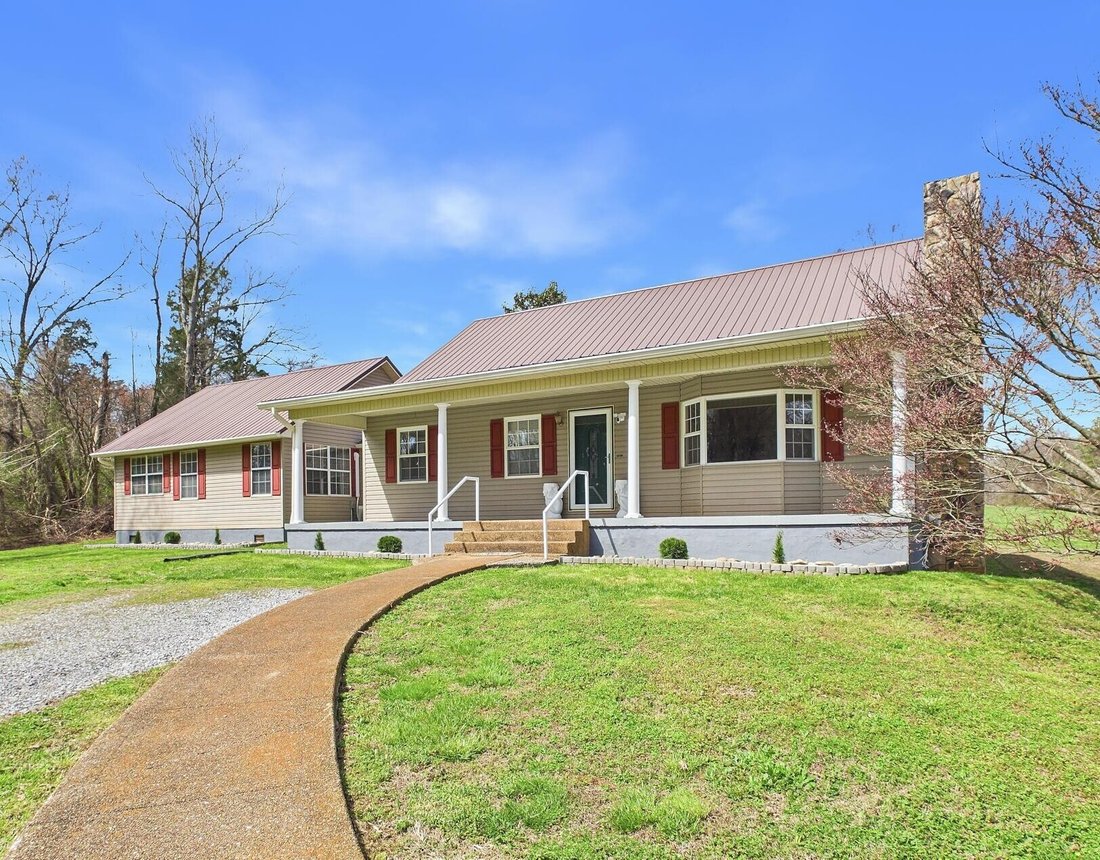 House in Madisonville, Tennessee, United States 1 - 18057833