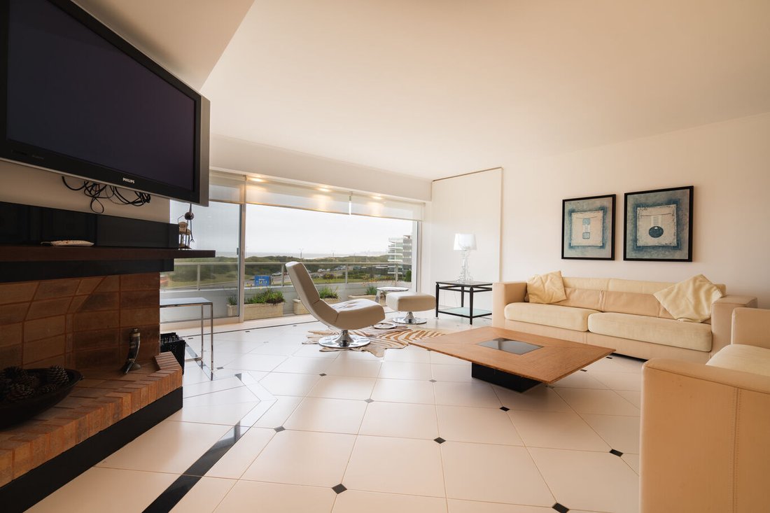 Apartment in Punta del Este, Maldonado Department, Uruguay 2 - 18054894