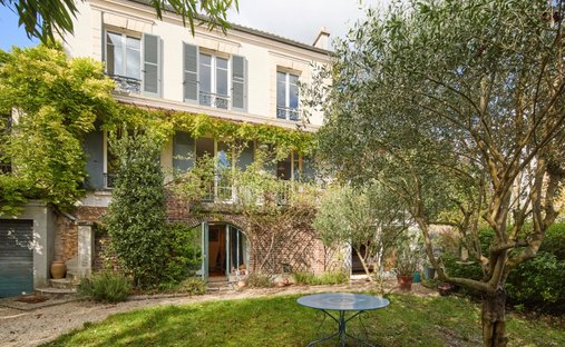 House in Brancas-Fontenelles-Beauregard, Sevres, France 1