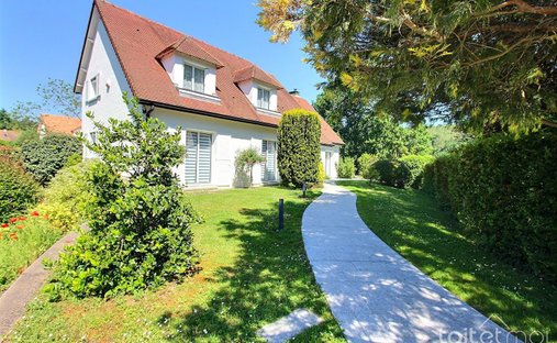 House in Dampierre-en-Yvelines, Ile-de-France, France 1