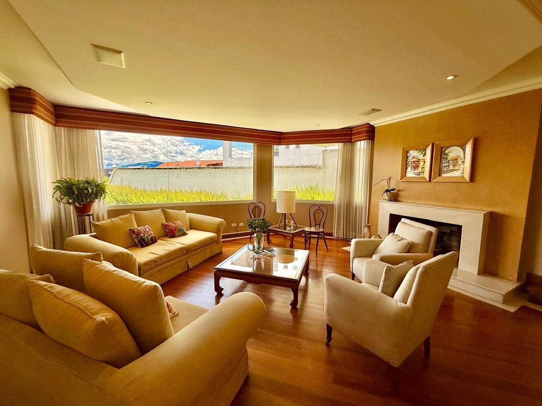House in Quito, Pichincha, Ecuador 5 - 18059250
