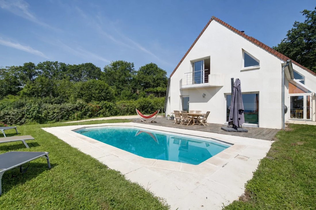 House in Vaux-sur-Seine, Ile-de-France, France 1 - 18054852